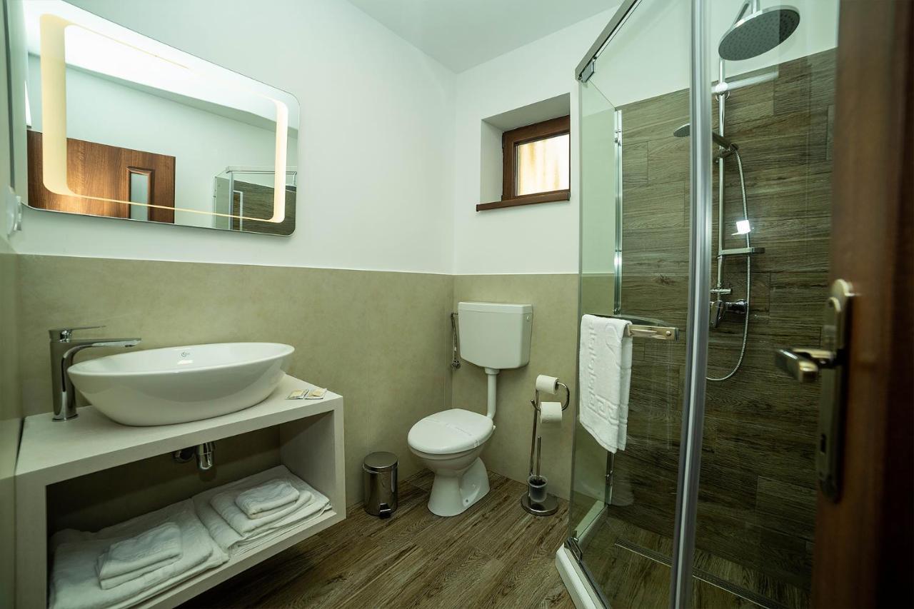 Pensiunea Casablanca Reghin Bagian luar foto
