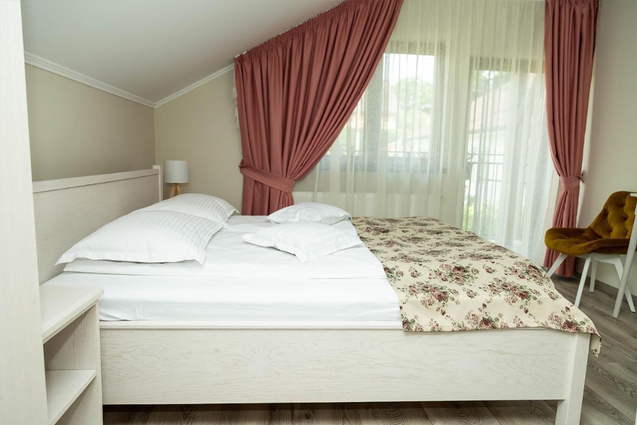 Pensiunea Casablanca Reghin Bagian luar foto