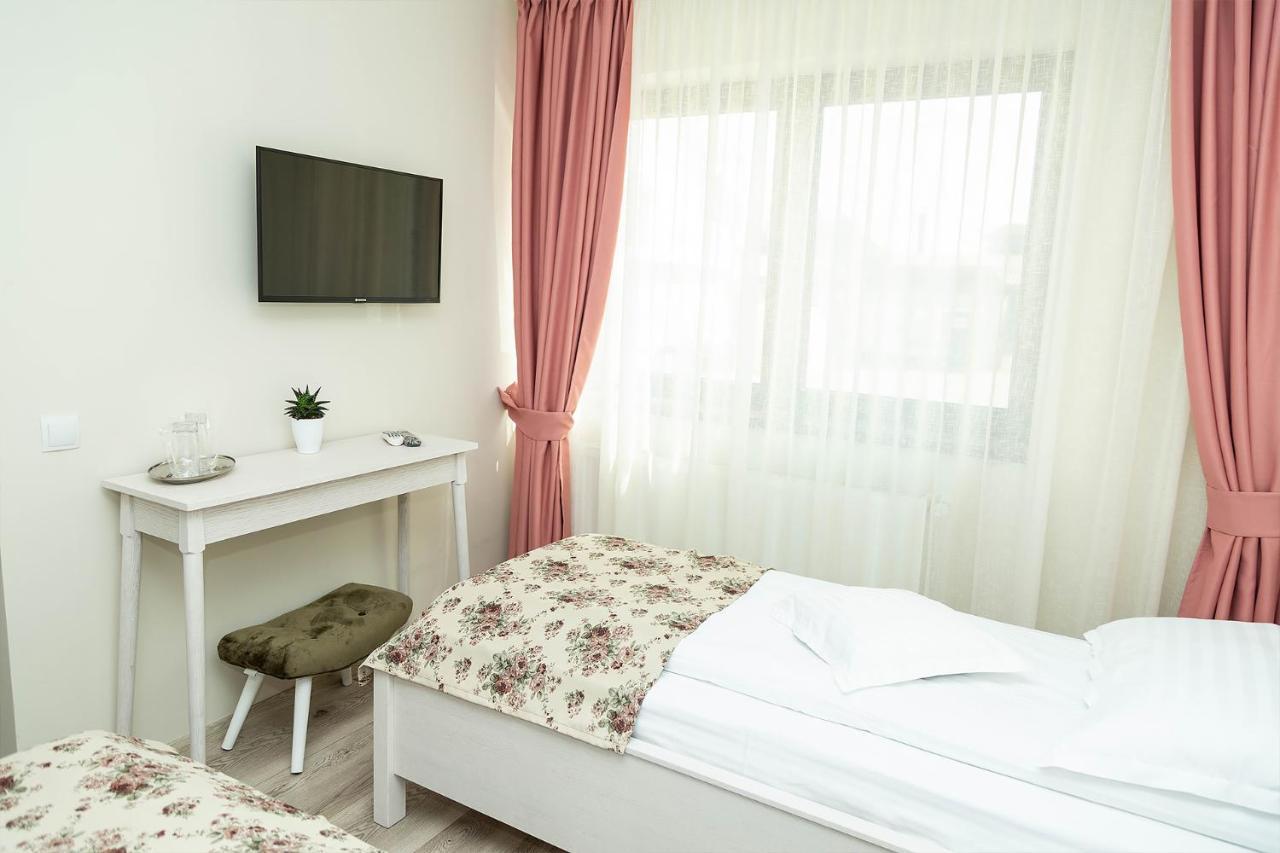 Pensiunea Casablanca Reghin Bagian luar foto